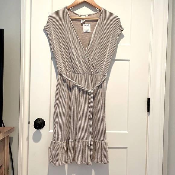 Caution To The Wind Dresses & Skirts - Tan and White stripe cross body dress Large